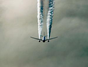 Follow that contrail (Image: Air Team Images)
