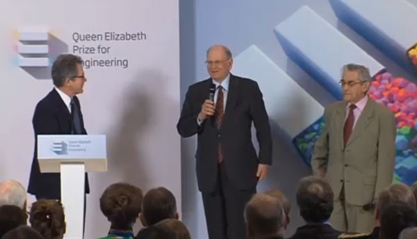 Robert Kahn and Louis Pouzin accept their prize