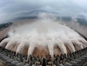 China's Three Gorges dam in action (Image: KeystoneUSA-ZUMA/Rex Features)