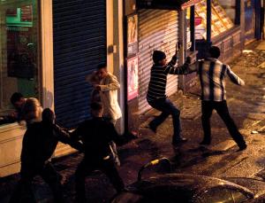 Take a hit (Image: Andrew Testa/Panos Pictures)