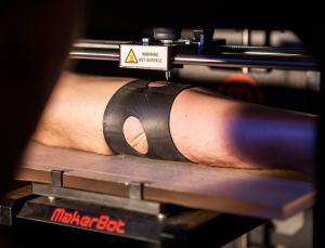 Robot tattooist (Image: Piotr Widelka, Johan da Silveira, Pierre Emm)